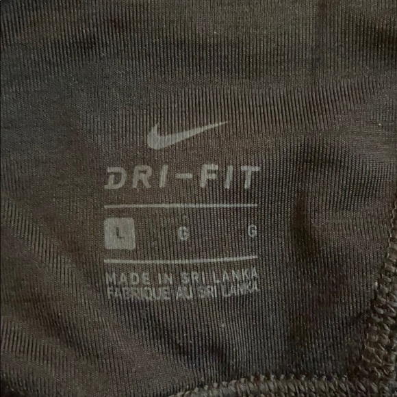 Nike top - Picture 4 of 4